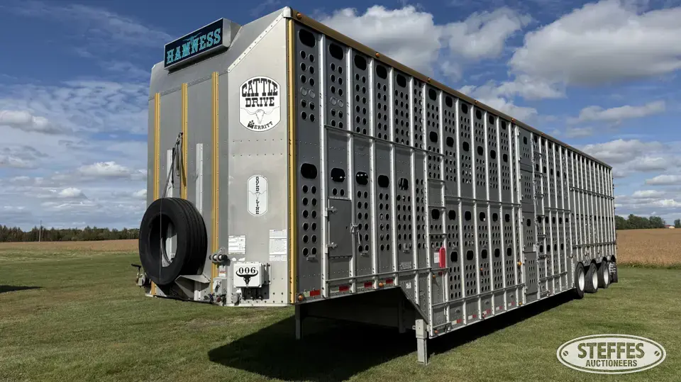 2013 Merritt Semi Livestock Trailer