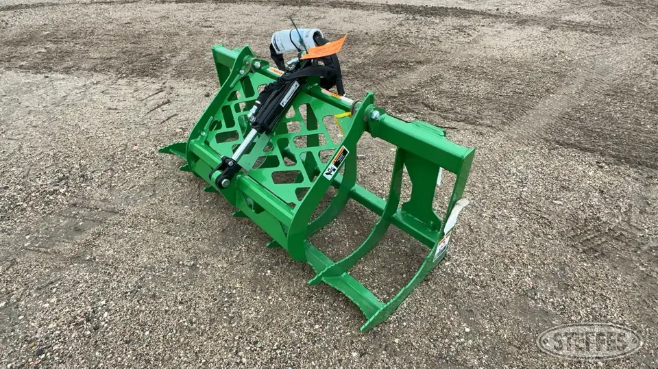 2022 Frontier AV20F Tractor Loaders and Attachment