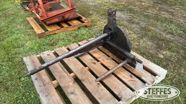 3 pt. bale spear