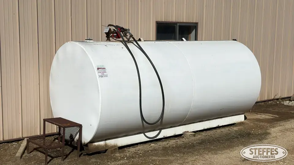2,000 gal. horizontal fuel tank