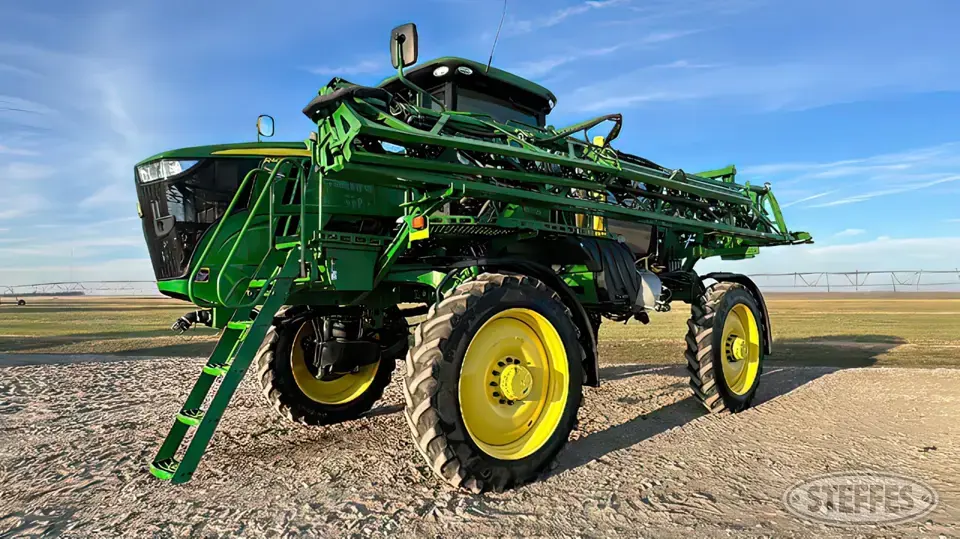 2021 John Deere R4038 Self-Propelled Sprayer