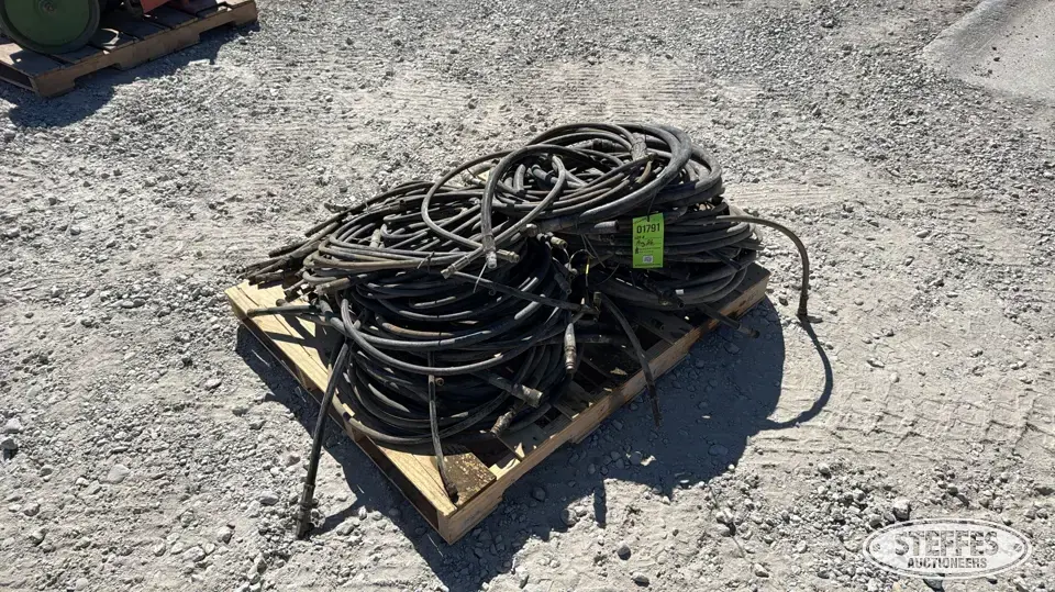 Various hyd. hoses & hyd. fittings Ag Equipment Part