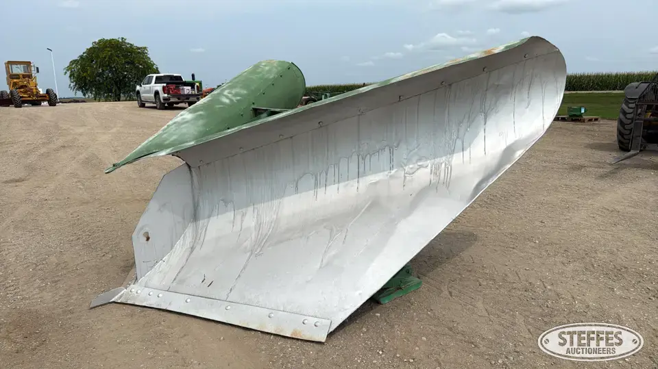 V-plow Snow Moving Blade