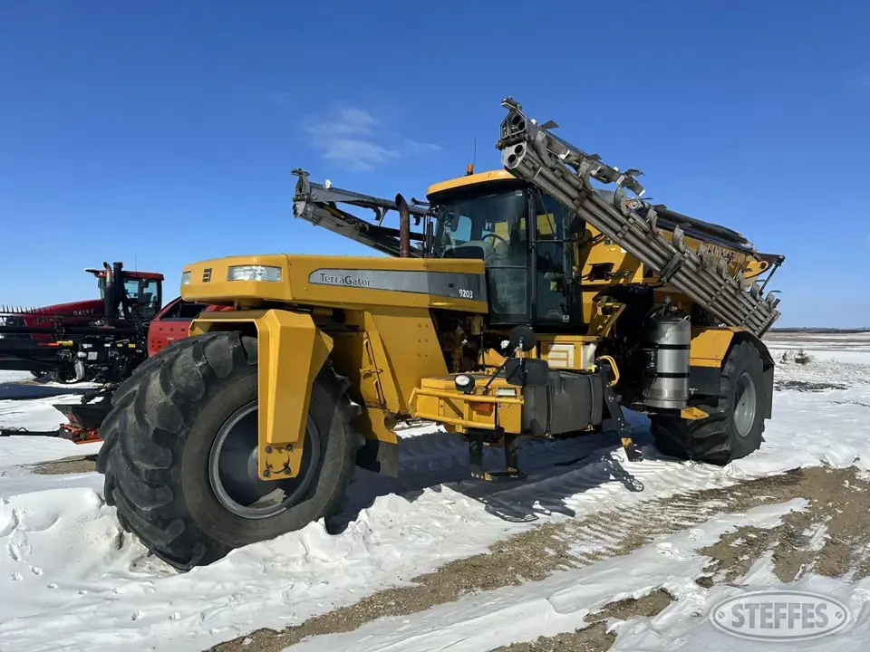 2011 Terragator 9203 Self-Propelled Dry Applicators-Spreaders-Floater