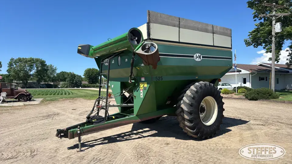 J&M 525-14 Grain Cart