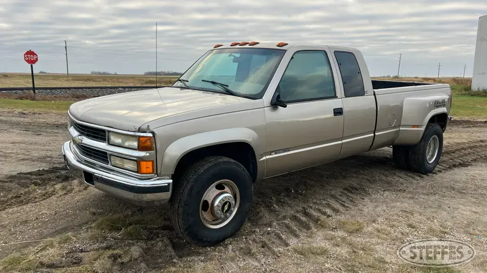 2000 Chevrolet 3500 LS 1 Ton Pickup