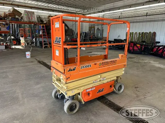 2017 JLG 1930ES