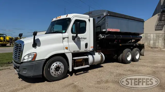2012 Freightliner Cascadia 125