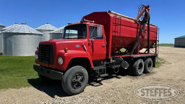 1982 Ford 8000