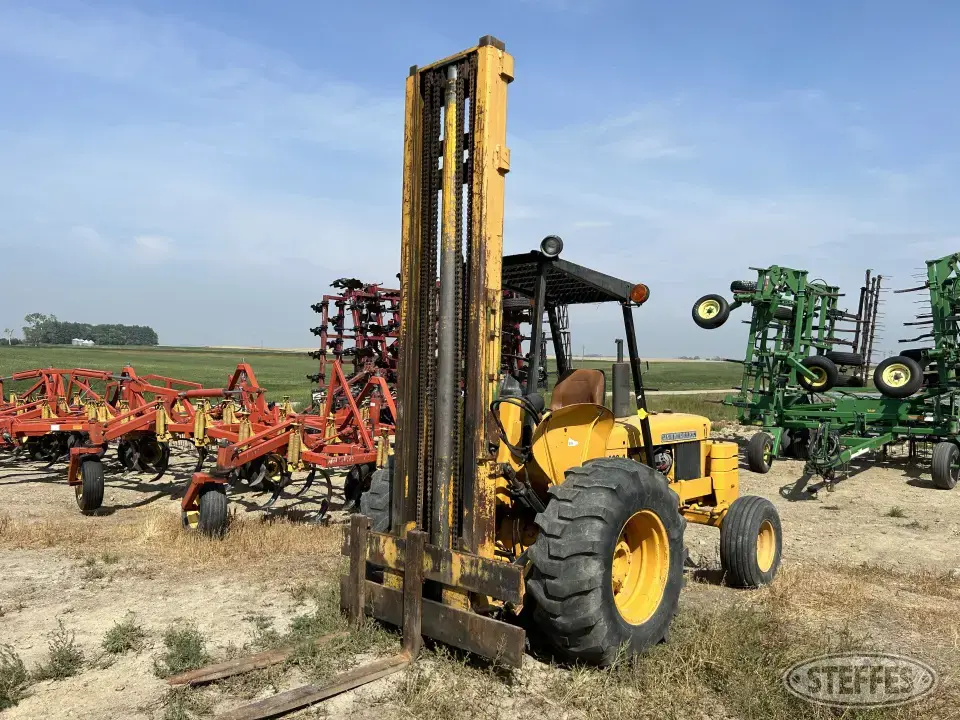 1973 John Deere 480A Rough Terrain Forklift
