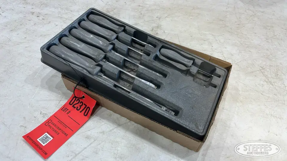 Snap-on screw drivers General Tools and Shop Supply