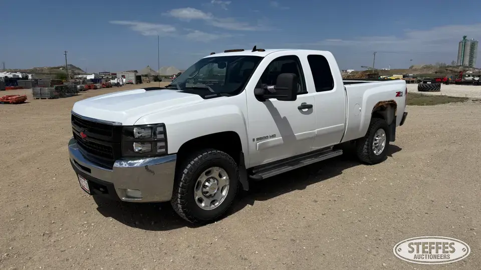 2008 Chevrolet Silverado 2500 HD LT 3 Quarter Ton Pickup
