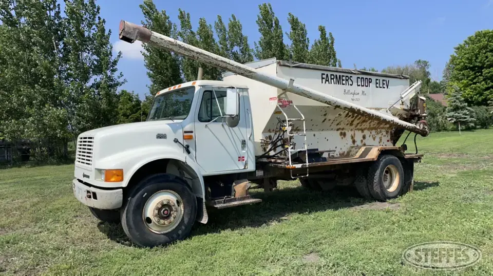 1995 International 4700 Tender Truck