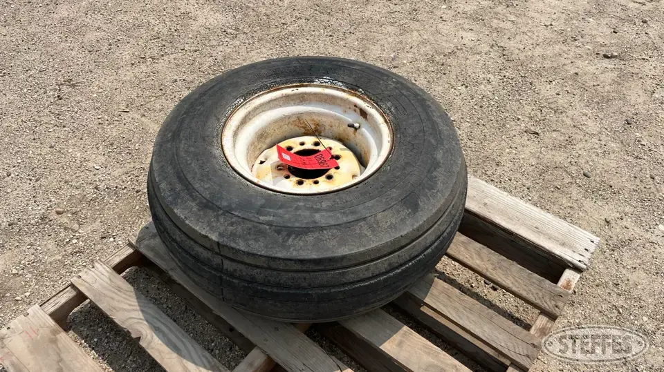 Armstrong 12.5L-15 tire Tractor-Implement Tire