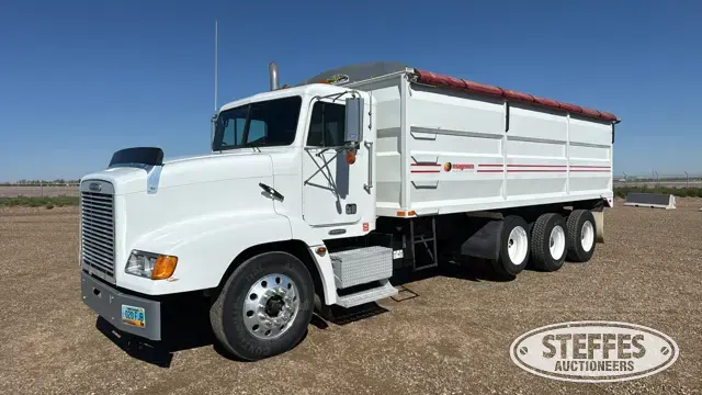 1999 Freightliner FLD112