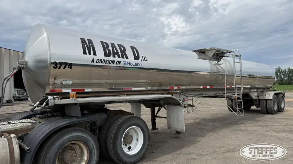 1996 Walker Tank Trailer
