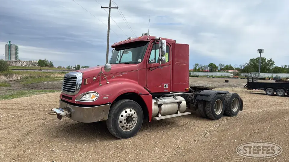 2006 Freightliner Columbia Conventional Truck without Sleeper