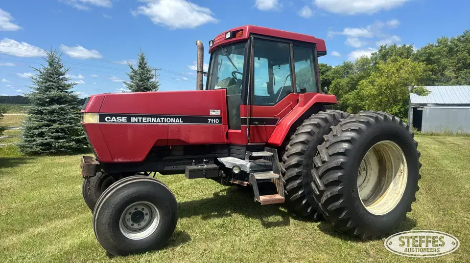 1990 Case IH Magnum 7110 2WD Tractor