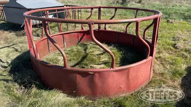 Tarter round bale feeder