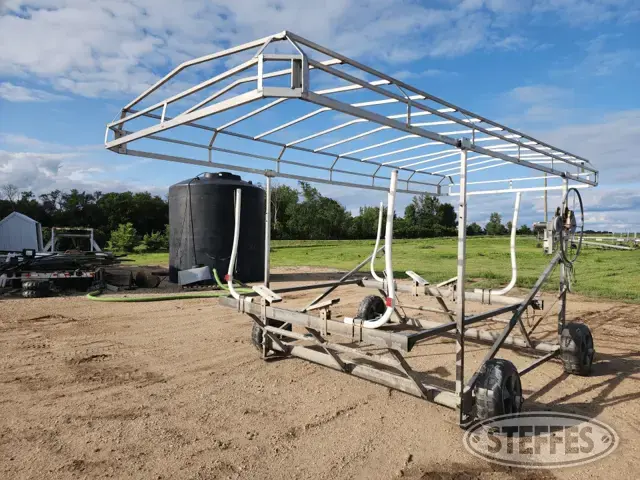 Cantilever aluminum boat lift