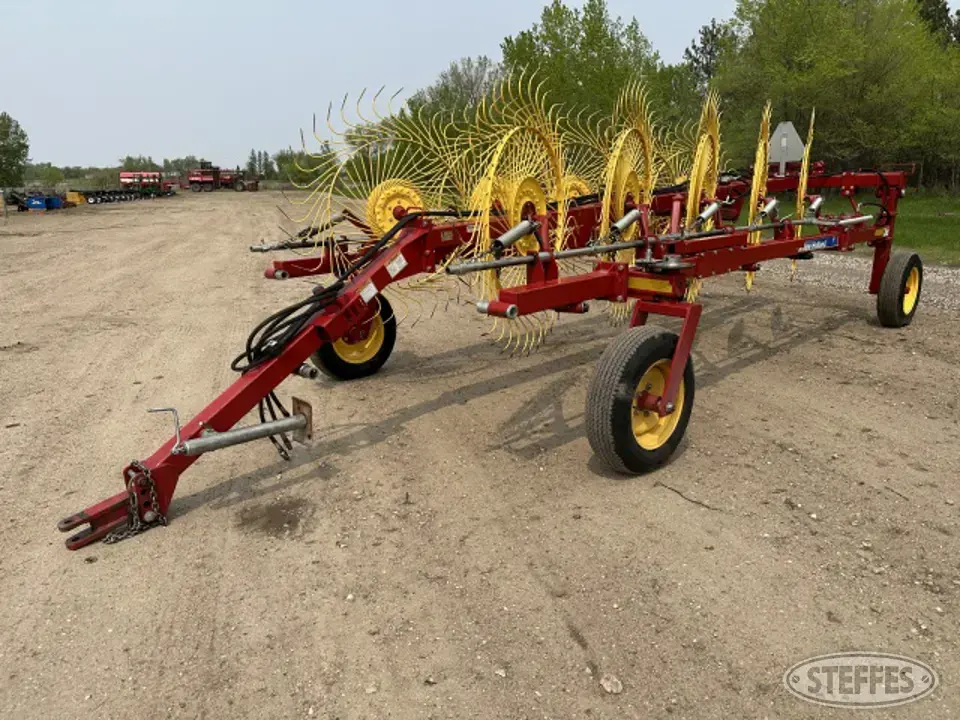 2009 New Holland HT152 Rake