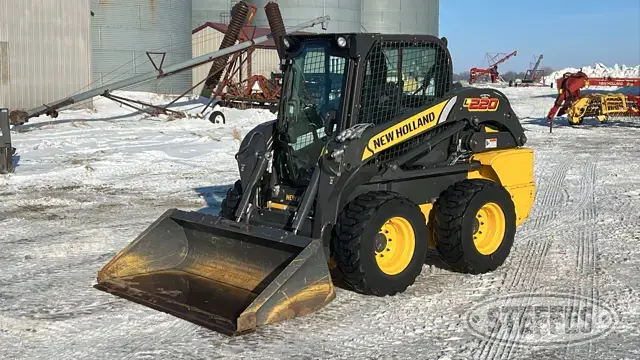 2011 New Holland L220
