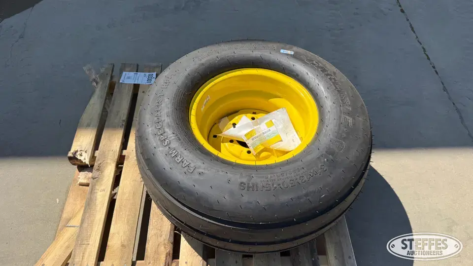 Carlisle 31x13.50-15NHS tire Tractor-Implement Tire