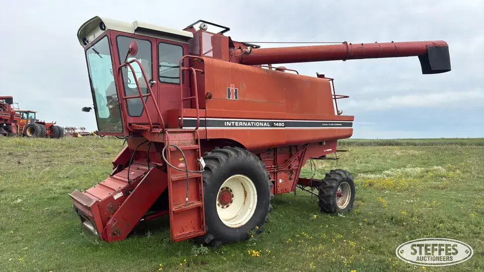 1981 International 1480 Combine