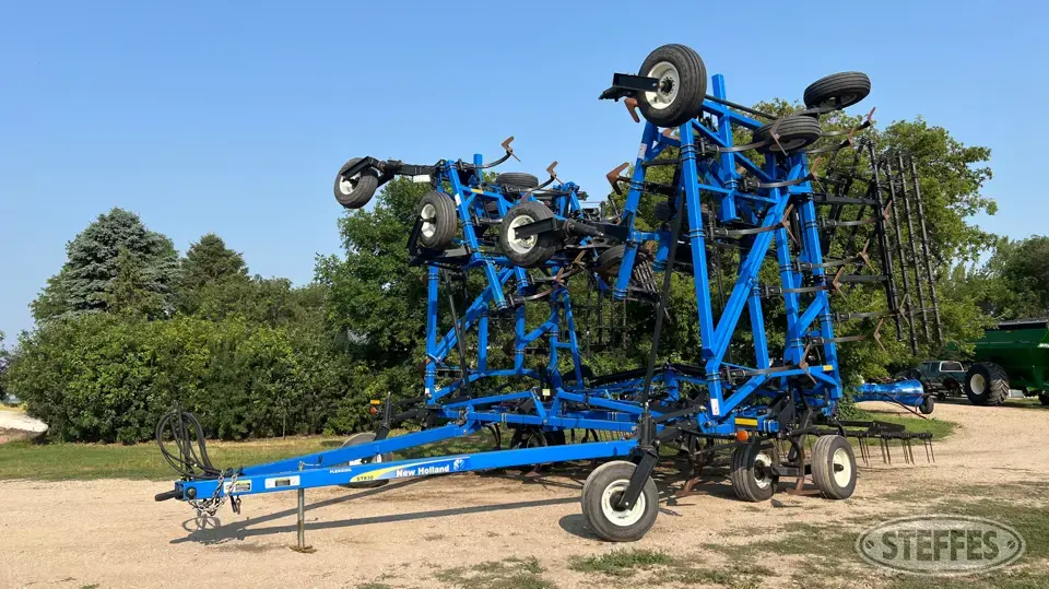 New Holland ST830 Chisel Plow