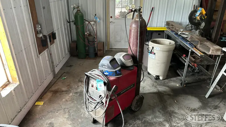 Lincoln Power Mig 255 Welding