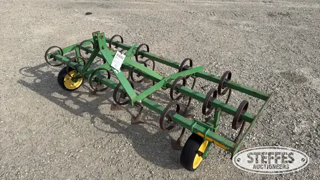 John Deere 11
