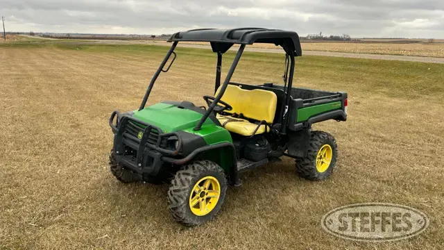 2011 John Deere 825i Gator