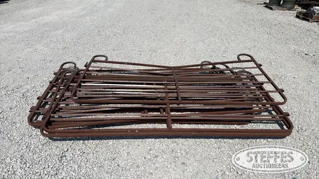 (7) Portable cattle panels