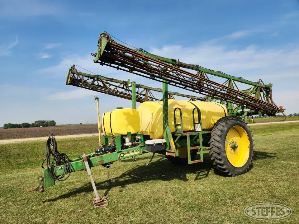 2000 Summers Ultimate Pull-Type Sprayer