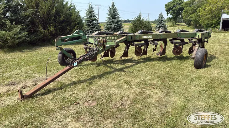 John Deere 3600 Plow