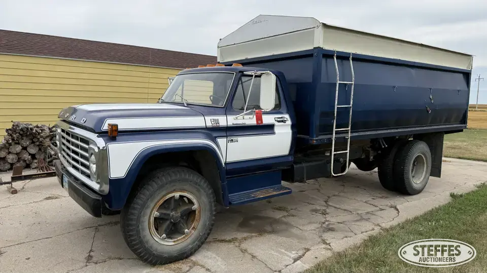 1979 Ford F-700 Grain Truck