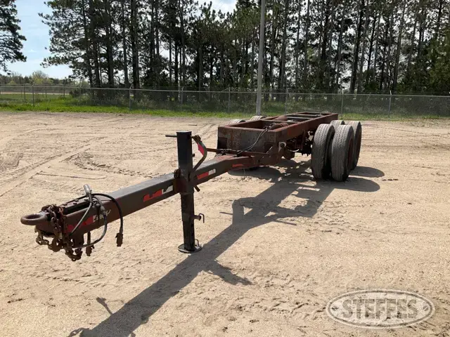 Tandem axle pup trailer
