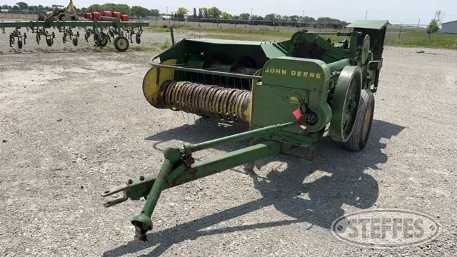 John Deere 24T