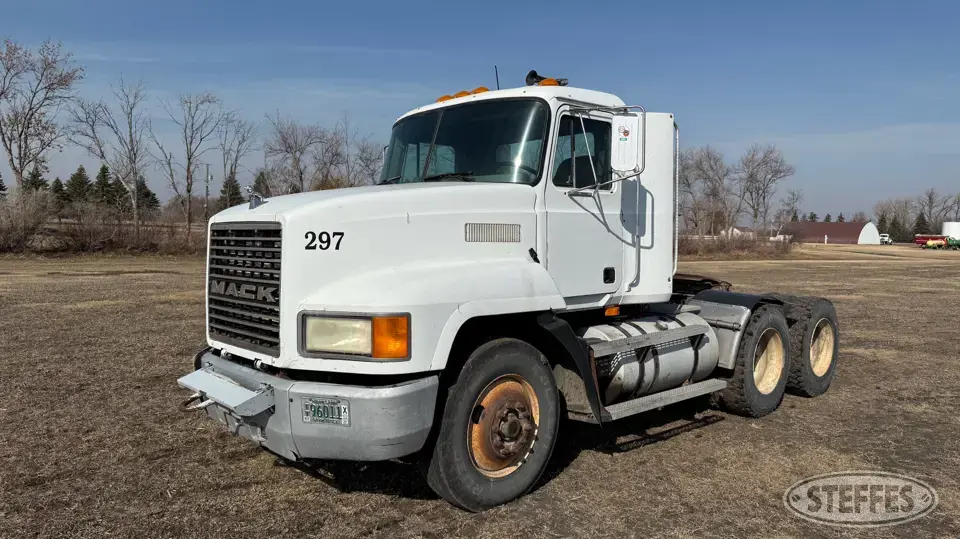 1997 Mack CH613 Conventional Truck without Sleeper