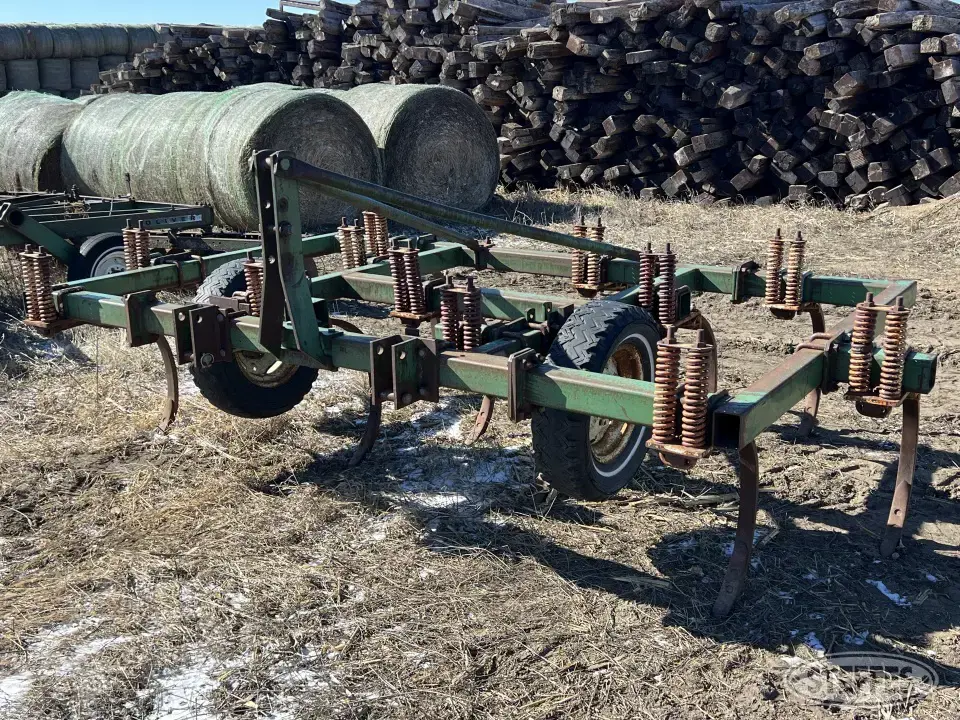 Oliver 458 Chisel Plow