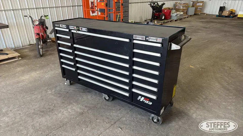 Homak H2Pro Series Storage and Bench