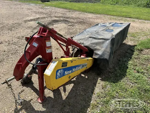 2009 New Holland H6740