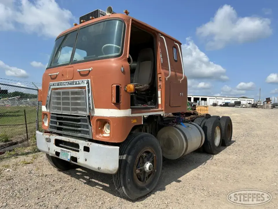 1979 International 4070 Cabover Truck without Sleeper