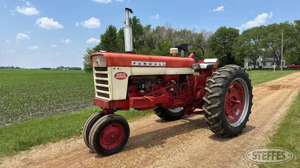 1962 Farmall 460 2WD Tractor
