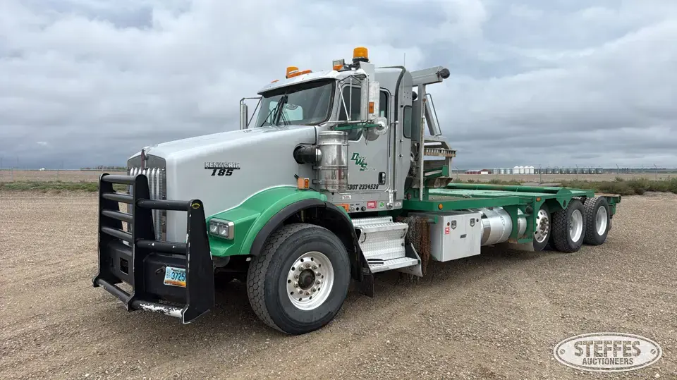 2020 Kenworth T800 Winch Truck