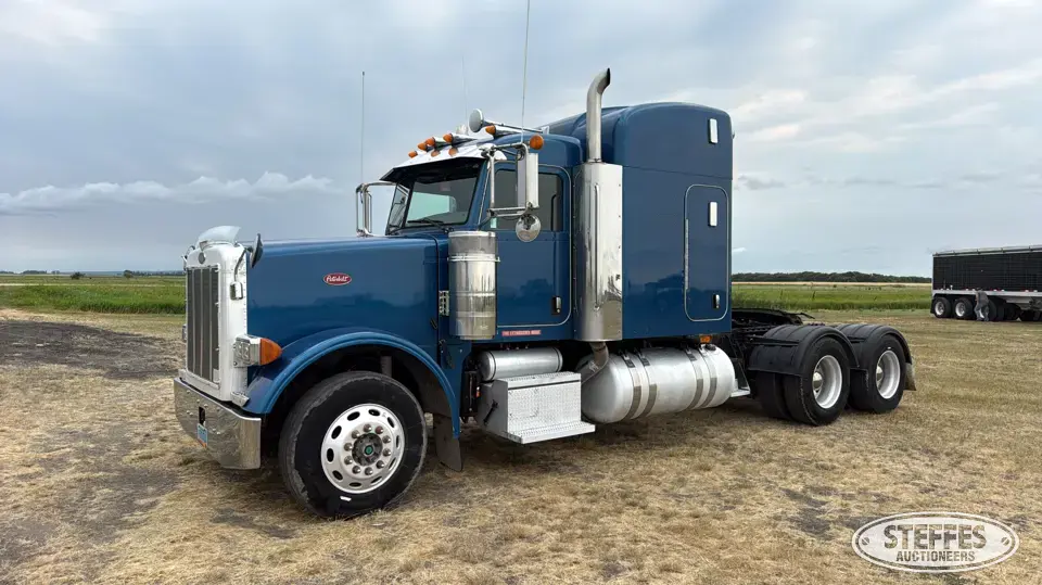 2005 Peterbilt 378 Conventional Truck with Sleeper