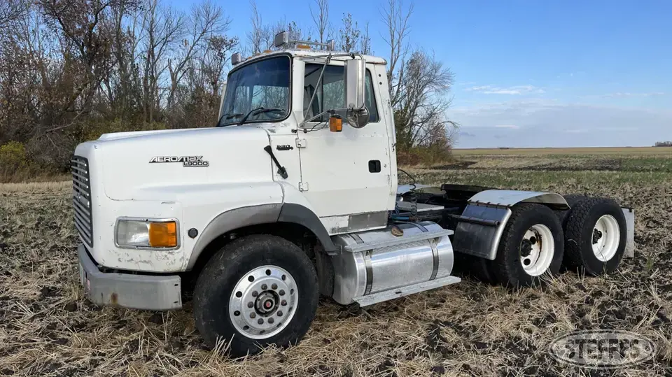1993 Ford L9000 AeroMax Conventional Truck without Sleeper
