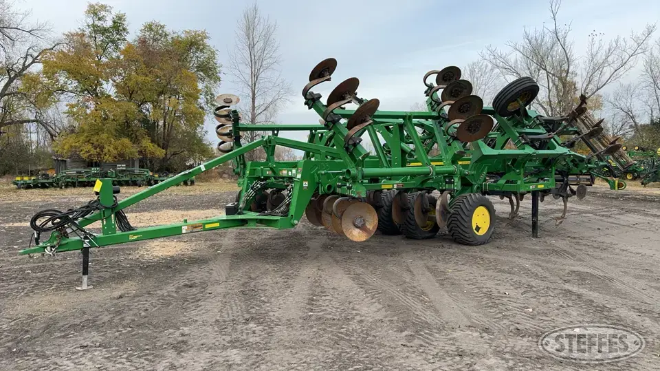 2022 John Deere 2730 Ripper