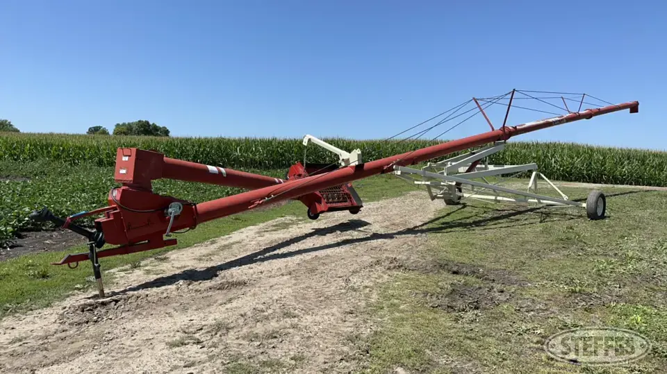 Farm King 10-71 Swing Hopper Auger