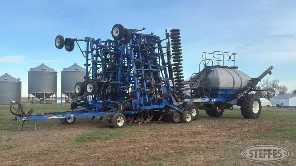 2013 New Holland P2050 Air Drills and Air Seeder